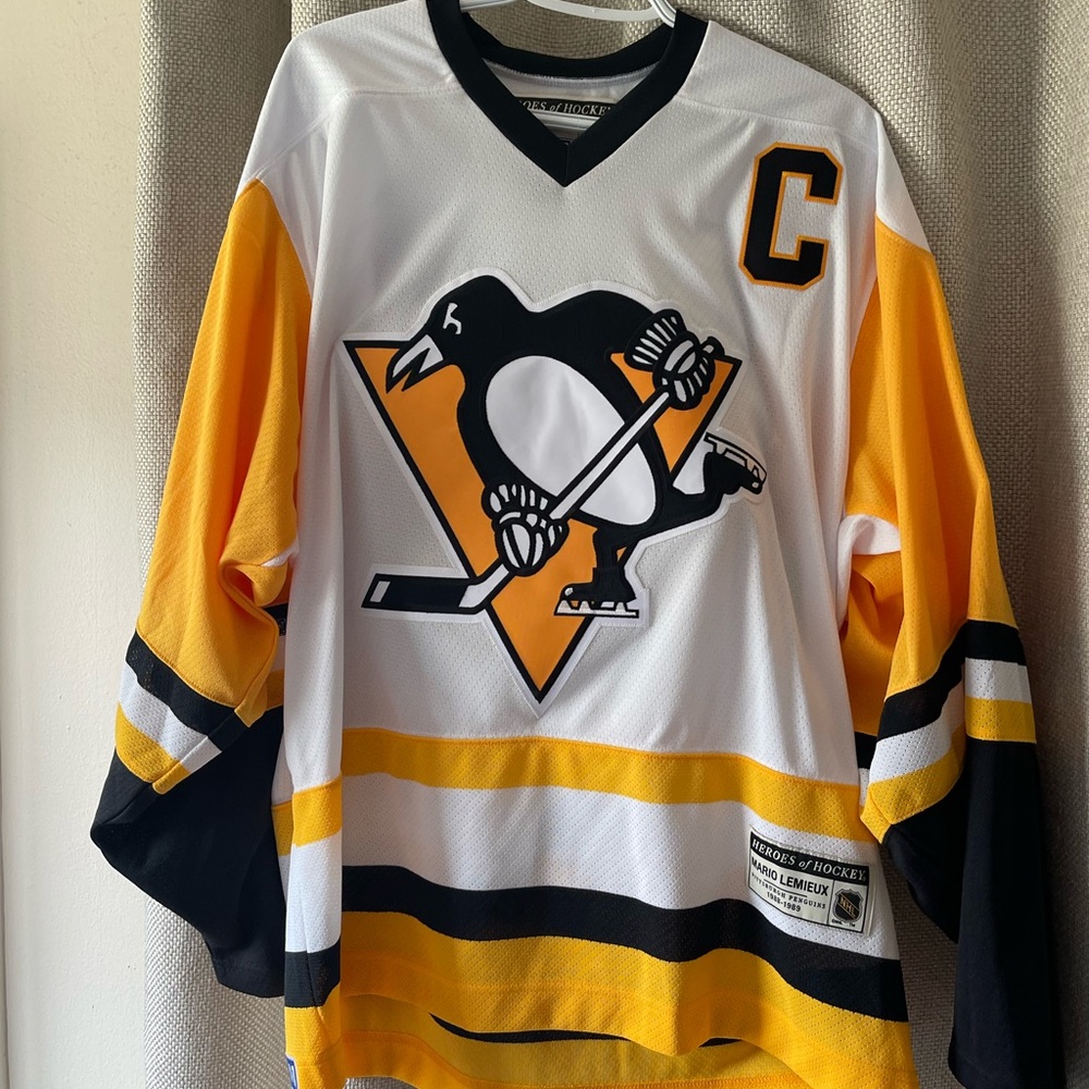 Pittsburg penguins jersey